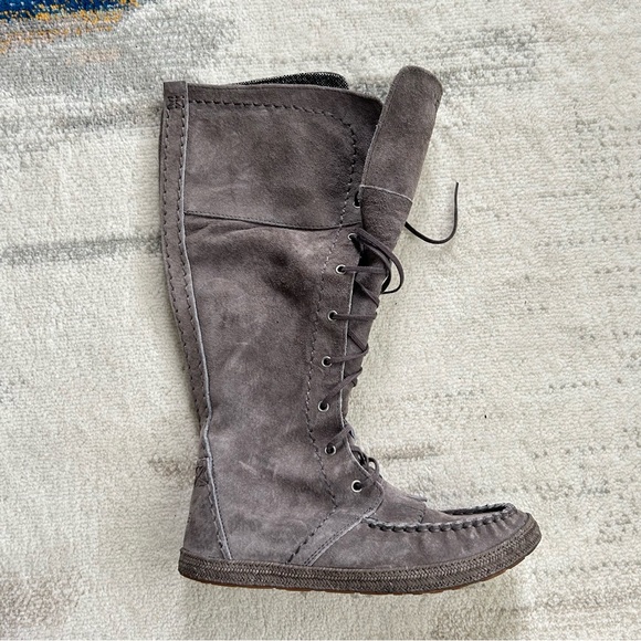UGG Gray Lace Up Boots with Suede Finish - Picture 4 of 7